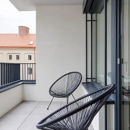 Modern 1br With Terrace, Workspace & Free Parking Appartement Prague
